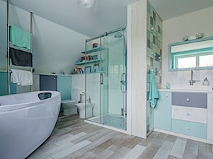 Błękitna łazienka Róży - Łazienka - zdjęcie od MMA Pracownia Architektury
