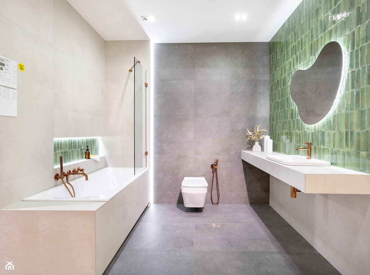 Zielona łazienka z zabudowaną wanną - zdjęcie od Maxfliz Salony Wyposażenia Wnętrz - Homebook