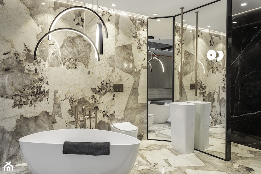 Elegancka łazienka z wanną i otwartym prysznicem - zdjęcie od Maxfliz Salony Wyposażenia Wnętrz