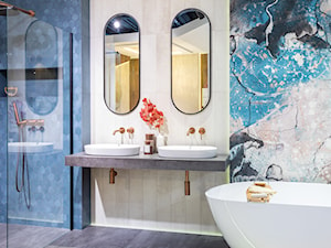 Mała łazienka z prysznicem w niebieskich kolorach - zdjęcie od Maxfliz Salony Wyposażenia Wnętrz