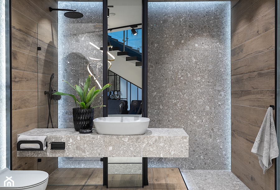 Nowoczesna łazienka z prysznicem w drewnie i terrazzo - zdjęcie od Maxfliz Salony Wyposażenia Wnętrz