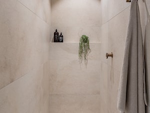 Jasna, kobieca łazienka w stylu boho - zdjęcie od Maxfliz Salony Wyposażenia Wnętrz