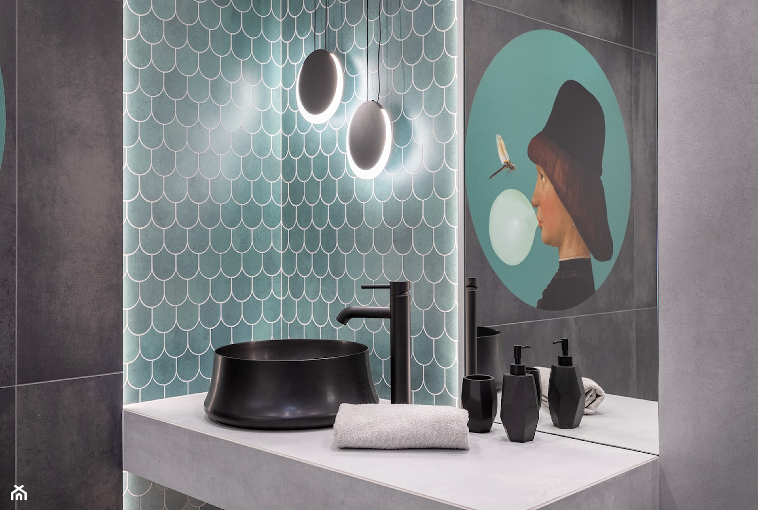 Tapeta w łazience – wnętrze w odcieniach zieleni i szarości - zdjęcie od Maxfliz Salony Wyposażenia Wnętrz - Homebook