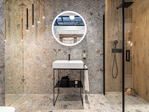 Terrazzo i drewno w nowoczesnej łazience z czarnymi akcentami - zdjęcie od Maxfliz Salony Wyposażenia Wnętrz