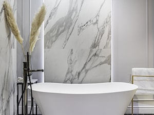 Elegancja minimalistycznej łazienki: harmonijne połączenie klasyki z nowoczesnością - zdjęcie od Maxfliz Salony Wyposażenia Wnętrz