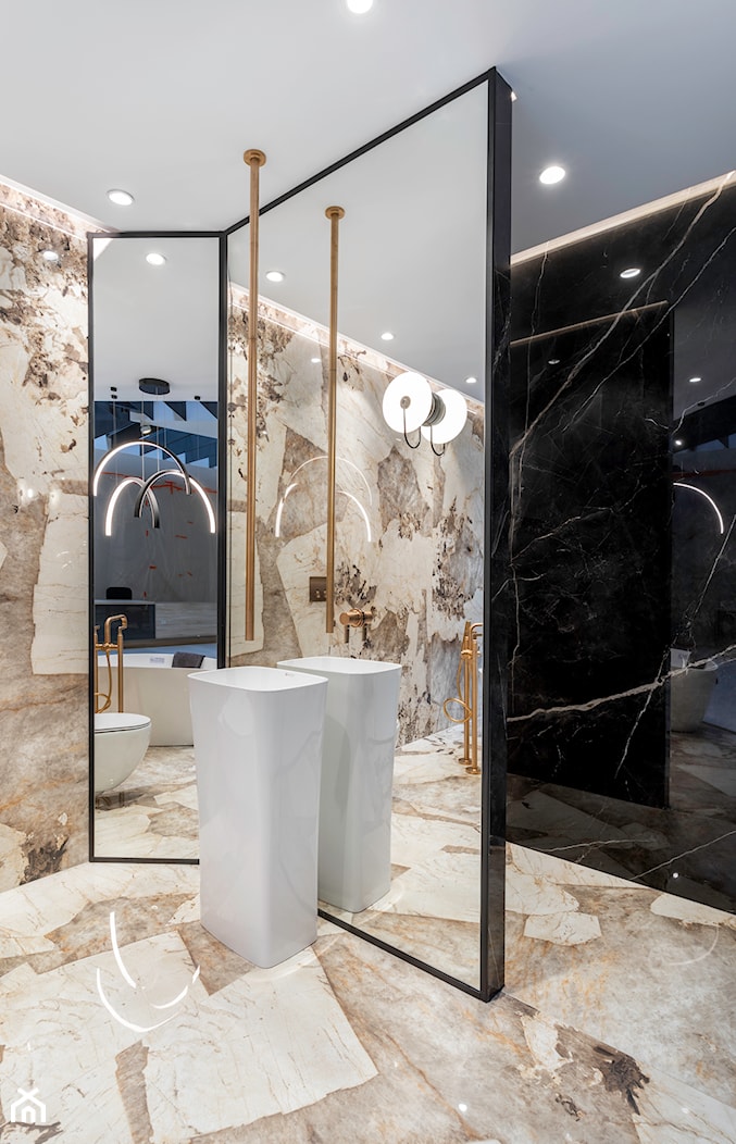 Elegancka łazienka z wanną i otwartym prysznicem - zdjęcie od Maxfliz Salony Wyposażenia Wnętrz - Homebook