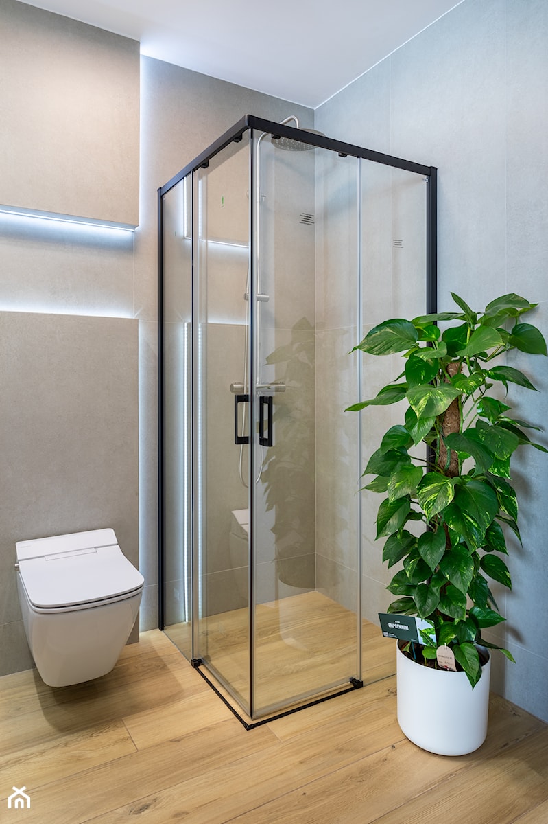 Mała łazienka w bloku z prysznicem – funkcja i minimalizm - zdjęcie od Maxfliz Salony Wyposażenia Wnętrz