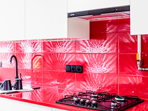 Czerwona kuchnia | Red Kitchen - Czerwona kuchnia, styl nowoczesny - zdjęcie od Pracownia Pięknych Wnętrz