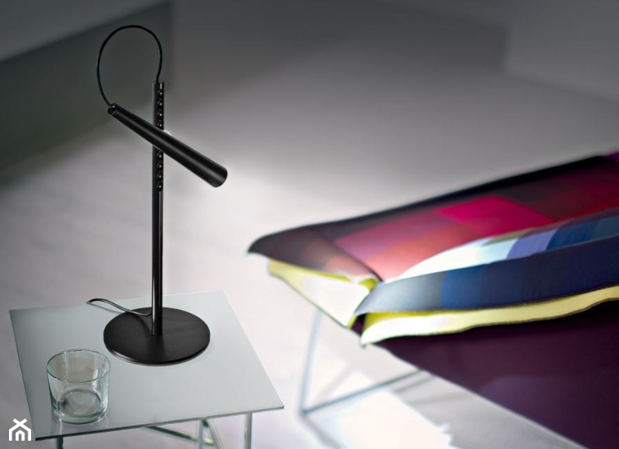 Lampa stołowa Foscarini - Magneto - czarna - zdjęcie od DecoMania.pl - Homebook