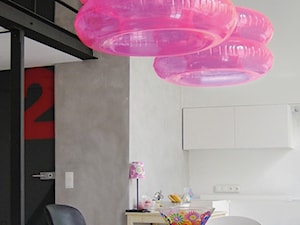 Wisząca lampa Puff Buff - Big Pink - zdjęcie od DecoMania.pl