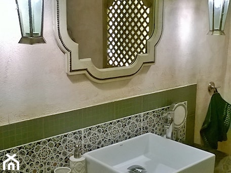 Aranżacje wnętrz - Łazienka: Płytki marokańskie Mattullah ułożone na ścianie łazienki - Kolory Maroka. Przeglądaj, dodawaj i zapisuj najlepsze zdjęcia, pomysły i inspiracje designerskie. W bazie mamy już prawie milion fotografii!