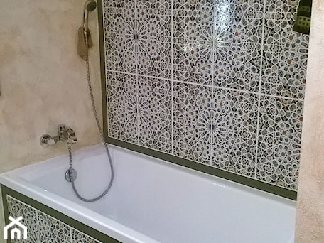 Aranżacje wnętrz - Łazienka: Płytki marokańskie Mattullah ułożone na ścianie łazienki - Kolory Maroka. Przeglądaj, dodawaj i zapisuj najlepsze zdjęcia, pomysły i inspiracje designerskie. W bazie mamy już prawie milion fotografii!