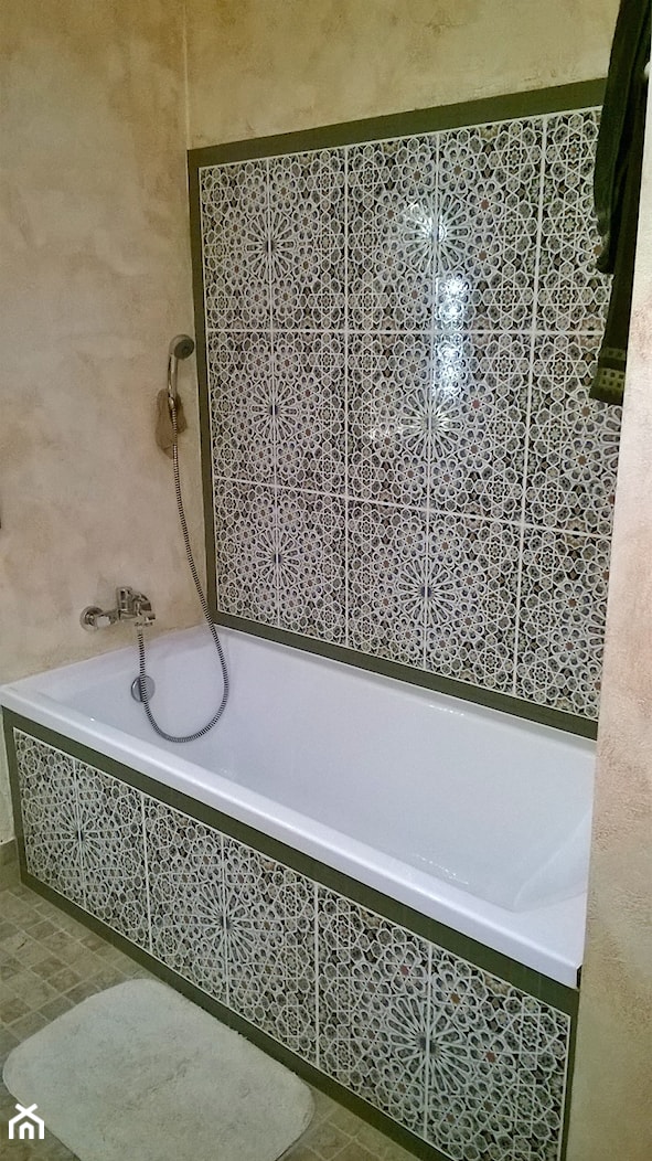Płytki marokańskie Mattullah ułożone na ścianie łazienki - zdjęcie od Kolory Maroka - Homebook