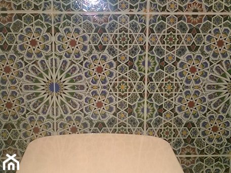 Aranżacje wnętrz - Łazienka: Płytki Mattullah - ceramiczne płytki z Maroka jako dekor na ścianiach w łązience - Kolory Maroka. Przeglądaj, dodawaj i zapisuj najlepsze zdjęcia, pomysły i inspiracje designerskie. W bazie mamy już prawie milion fotografii!