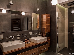 apartament, Poznań - Średnia z dwoma umywalkami z marmurową podłogą łazienka, styl nowoczesny - zdjęcie od inGROO | pracownia projektowa