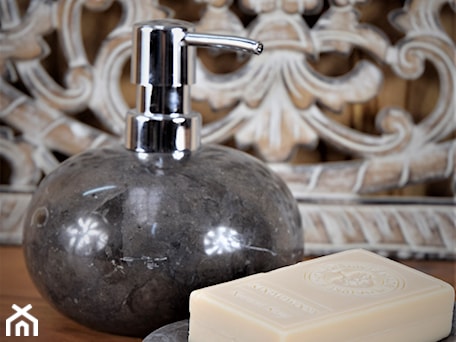 Aranżacje wnętrz - Łazienka: GREY STONE Bathroom Accessory Set from Indonesia INDUSTONE - Industone. Przeglądaj, dodawaj i zapisuj najlepsze zdjęcia, pomysły i inspiracje designerskie. W bazie mamy już prawie milion fotografii!