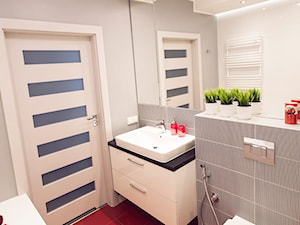 mieszkanie na wynajem Gdańśk - Mała bez okna z punktowym oświetleniem łazienka, styl nowoczesny - zdjęcie od Kolektyw D2