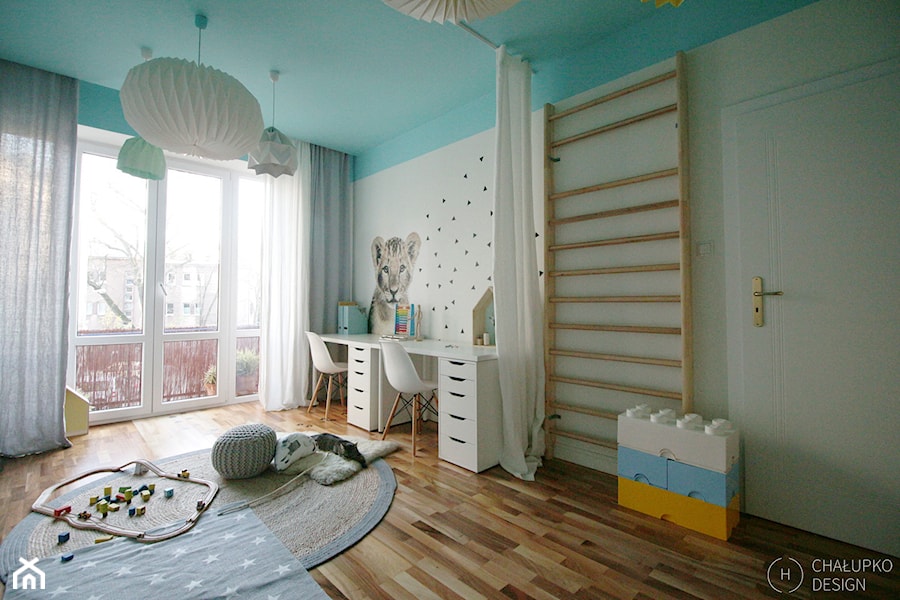 Pokój dziecięcy dla rodzeństwa - Średni szary niebieski pokój dziecka dla dziecka dla nastolatka dla chłopca dla dziewczynki dla rodzeństwa - zdjęcie od Chałupko Design