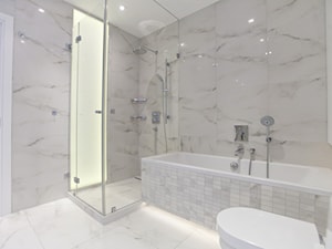 Apartament Biały - Średnia bez okna z punktowym oświetleniem łazienka, styl minimalistyczny - zdjęcie od Chałupko Design