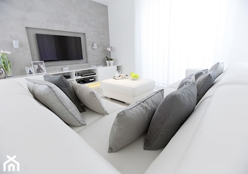 Apartament Biały - Średni biały szary salon, styl minimalistyczny - zdjęcie od Chałupko Design