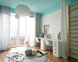Pokój dziecięcy dla rodzeństwa - Duży biały niebieski pokój dziecka dla dziecka dla nastolatka dla c ... - zdjęcie od Chałupko Design - Homebook