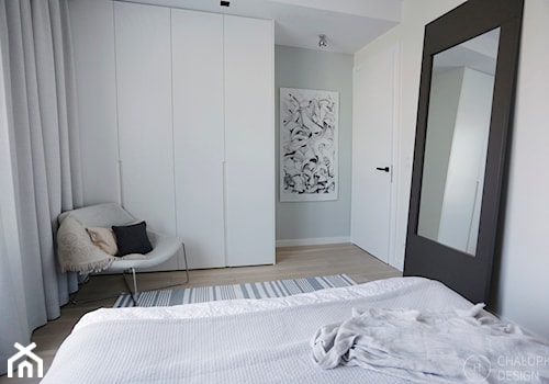 Klimatyczny apartament w centrum Warszawy - Mała beżowa zielona sypialnia, styl nowoczesny - zdjęcie od Chałupko Design