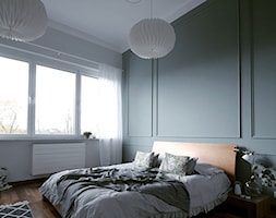 W zieleni - Średnia biała zielona sypialnia - zdjęcie od Chałupko Design - Homebook