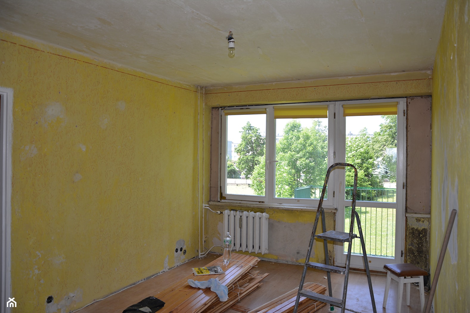 Mieszkanie z wielkiej płyty - kapitalny remont - Salon - zdjęcie od emotka - Homebook