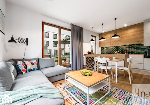 Mieszkanie 60 m2 na Bielanach - Średni biały zielony salon z kuchnią z jadalnią, styl skandynawski - zdjęcie od 4ma projekt