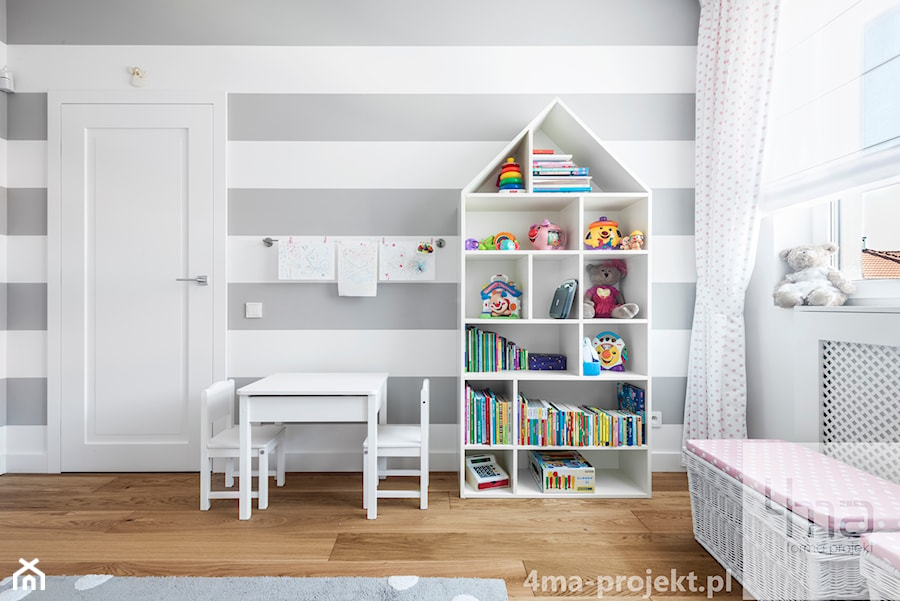 Dom 148 m2. - Średni biały szary pokój dziecka dla niemowlaka dla dziecka dla chłopca dla dziewczynki, styl nowoczesny - zdjęcie od 4ma projekt