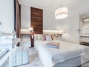 Dom w Łomiankach 135 m2. - Mała biała sypialnia z łazienką, styl nowoczesny - zdjęcie od 4ma projekt