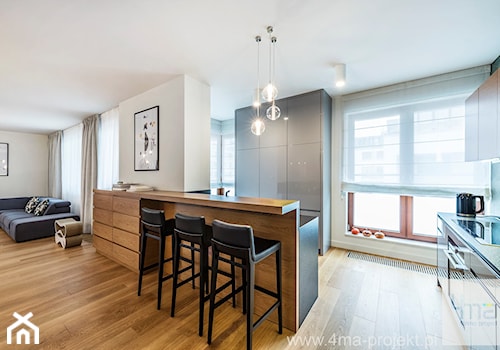 Projekt mieszkania 160 m2 na Mokotowie. - Średnia otwarta z salonem biała zielona z zabudowaną lodówką kuchnia dwurzędowa z oknem, styl nowoczesny - zdjęcie od 4ma projekt