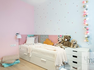 Mieszkanie 117m2 na Kabatach - Mały biały różowy pokój dziecka dla dziecka dla dziewczynki, styl nowoczesny - zdjęcie od 4ma projekt