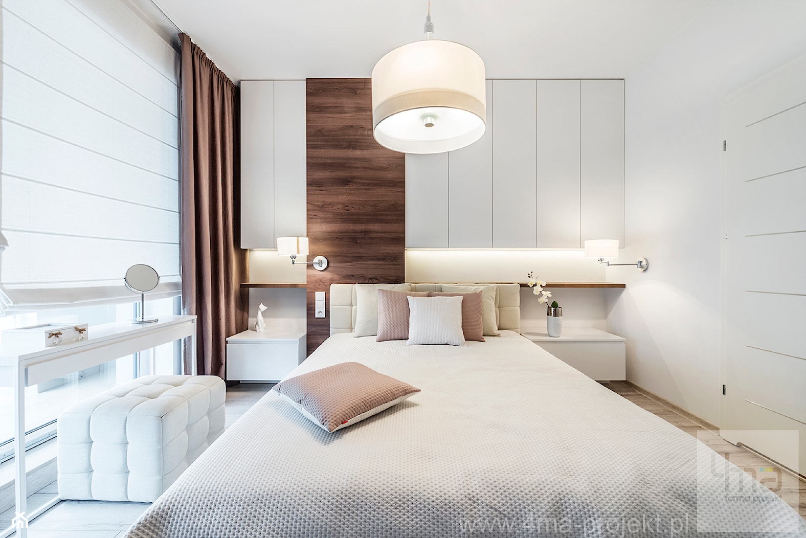 Dom w Łomiankach 135 m2. - Średnia biała brązowa sypialnia, styl nowoczesny - zdjęcie od 4ma projekt - Homebook