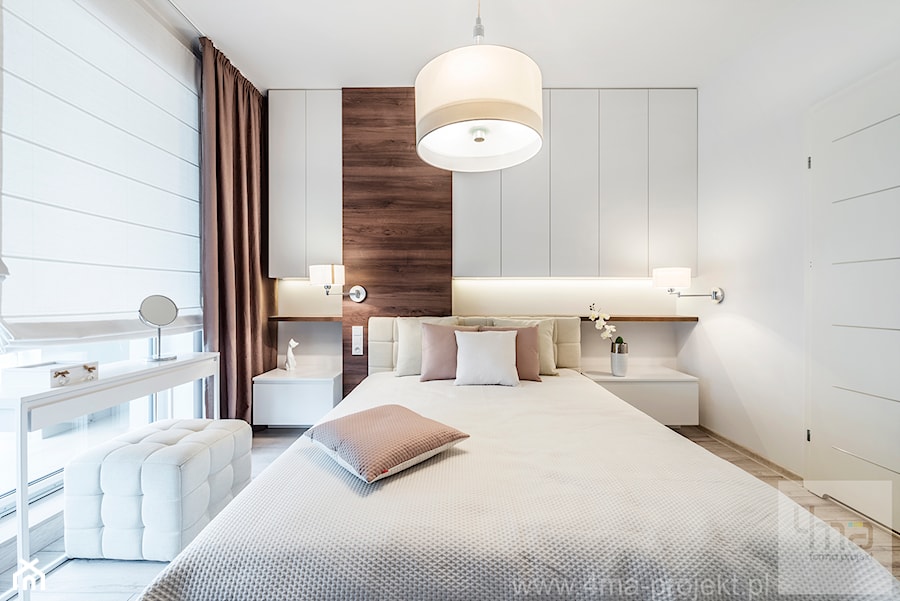Dom w Łomiankach 135 m2. - Średnia biała brązowa sypialnia, styl nowoczesny - zdjęcie od 4ma projekt