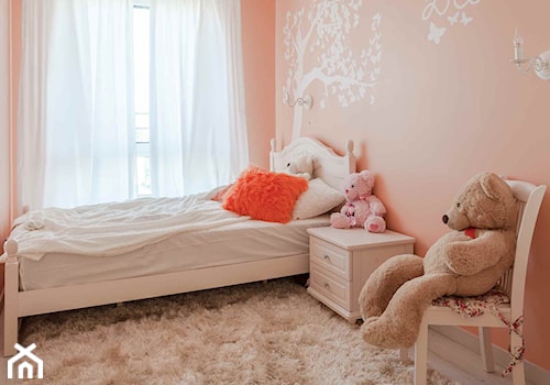 Pomarańczowy pokój dziecięcy - Średni pomarańczowy pokój dziecka dla dziecka dla dziewczynki, styl ... - zdjęcie od Carolineart