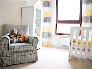 Pokój dziecinny - Średni beżowy pokój dziecka dla niemowlaka dla dziecka dla chłopca dla dziewczynki, styl nowoczesny - zdjęcie od GALERIE VENIS