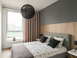 Designerskie mieszkanie w stylu nowoczesnym - Średnia biała czarna sypialnia, styl nowoczesny - zdjęcie od GALERIE VENIS