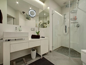 Apartament w starej kamienicy - Łazienka, styl minimalistyczny - zdjęcie od Interio Design