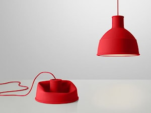 Lampa z silikonu Unfold Muuto - czerwona - zdjęcie od Pufa Design
