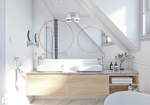 Dom dla rodziny - Średnia na poddaszu z lustrem z dwoma umywalkami z marmurową podłogą z punktowym oświetleniem łazienka z oknem, styl nowoczesny - zdjęcie od BEZ CUKRU studio projektowe