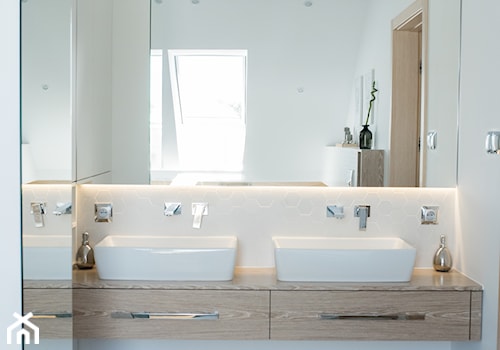 Nowoczesny dom - Mała bez okna z dwoma umywalkami łazienka, styl nowoczesny - zdjęcie od Home-look