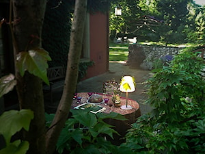 Artystyczne Podwórko - Ogród, styl prowansalski - zdjęcie od Marta M