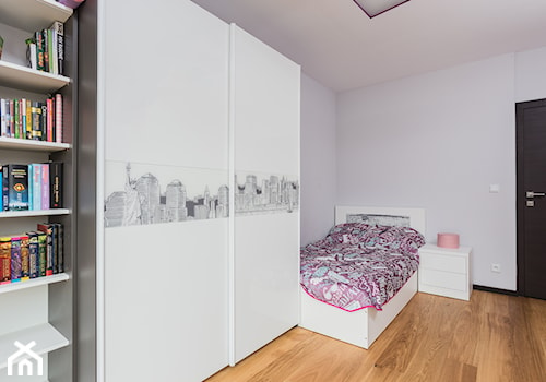 mieszkanie, Warszawa, Ochota, foto: http://michalmlynarczyk.com - Średni biały pokój dziecka dla nastolatka dla dziewczynki, styl nowoczesny - zdjęcie od Kameleon - Kreatywne Studio Projektowania Wnętrz