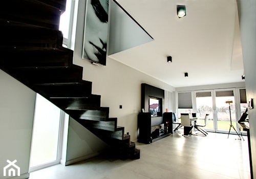 Elegancki apartament - schody dywanowe - zdjęcie od Kameleon - Kreatywne Studio Projektowania Wnętrz