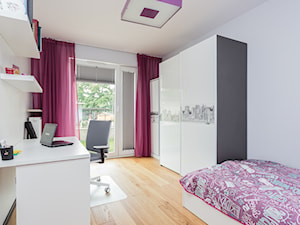 mieszkanie, Warszawa, Ochota, foto: http://michalmlynarczyk.com - Duży biały pokój dziecka dla nastolatka dla dziewczynki, styl nowoczesny - zdjęcie od Kameleon - Kreatywne Studio Projektowania Wnętrz