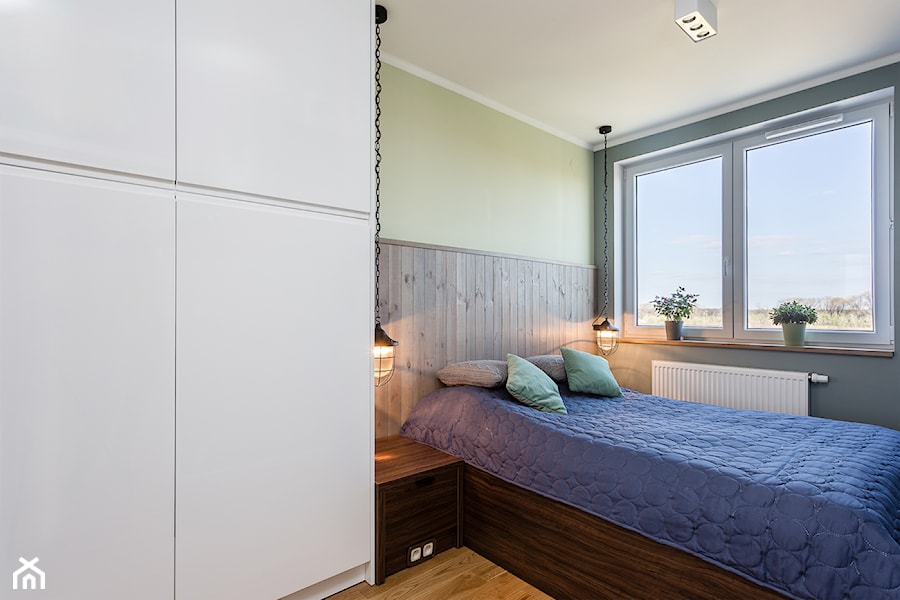 mieszkanie Warszawa, Gocław - Średnia biała szara zielona sypialnia, styl nowoczesny - zdjęcie od Kameleon - Kreatywne Studio Projektowania Wnętrz