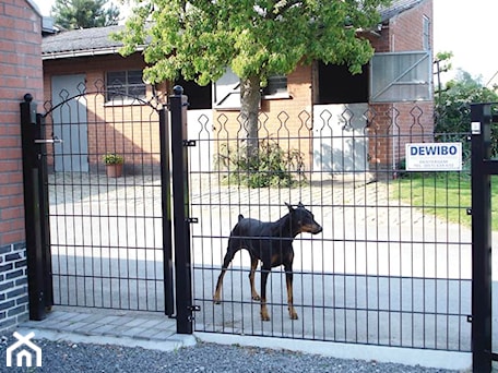 Aranżacje wnętrz - Ogród: Furtka i panele Decofor - Betafence. Przeglądaj, dodawaj i zapisuj najlepsze zdjęcia, pomysły i inspiracje designerskie. W bazie mamy już prawie milion fotografii!