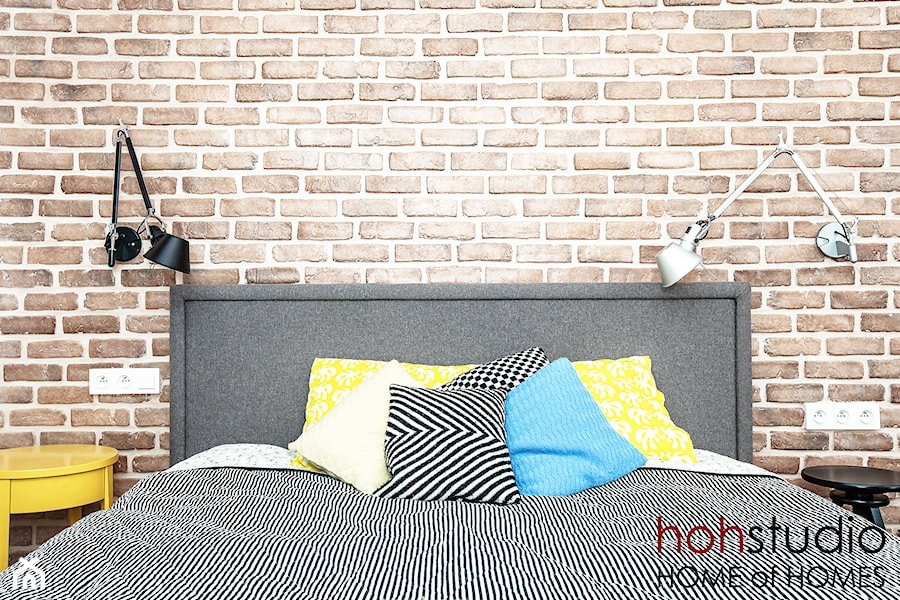 Grafiki na Woli! - Średnia brązowa sypialnia, styl nowoczesny - zdjęcie od HoH studio