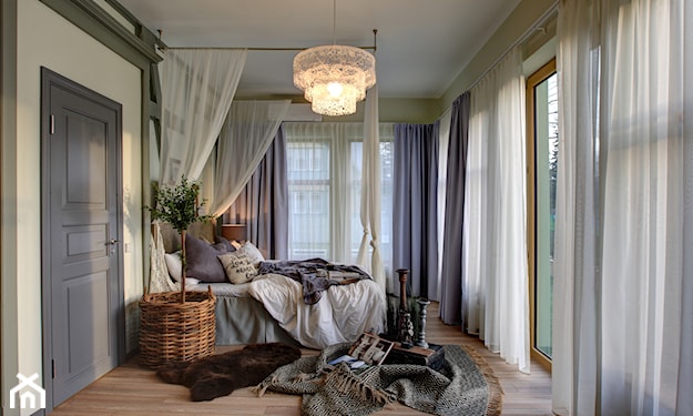 romantyczna sypialnia w jasnych kolorach